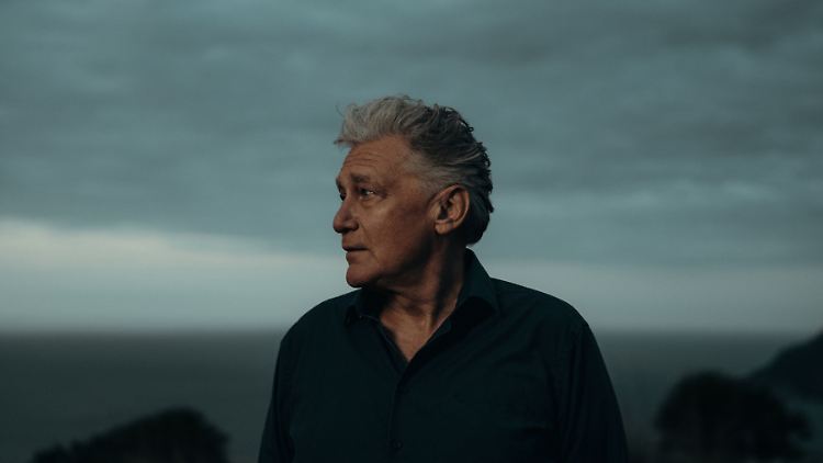 "Starkregen" ist das 18. Album des österreichischen Liedermachers Rainhard Fendrich.