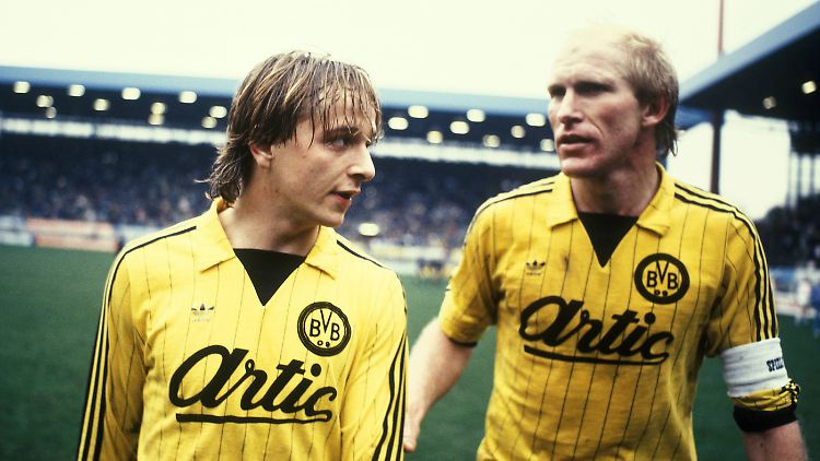 Daniel Simmes (links) hatte einen ganz großen Moment im Westfalenstadion. Danach hatte Rolf Rüssmann viel zu schimpfen.