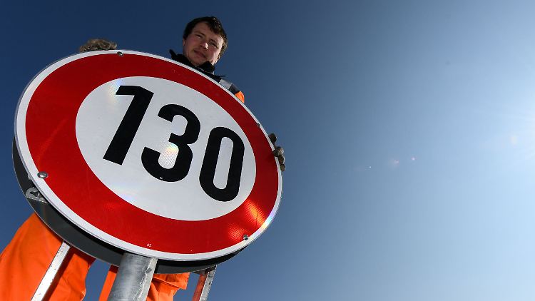 Tempo 130 sollten "Teil eines Kulturwandels" sein, fordert der Fahrradfahrer-Verband ADFC. Die Autolobby sieht dafür keinen Anlass.