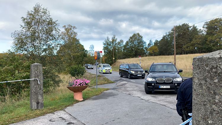 Von Polizeischutz begleitet fährt die nordkoreanische Delegation zum Ort der Gespräche. 