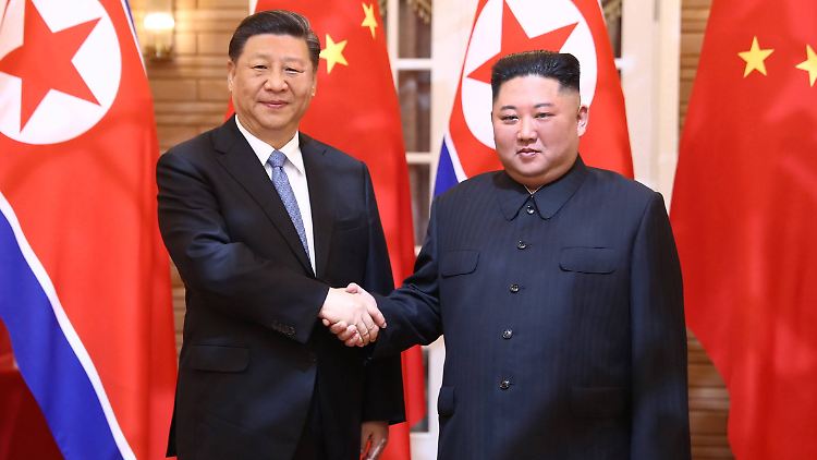 Chinas Präsident Xi Jinping (li.) und Nordkoreas Machthaber Kim Jong Un.
