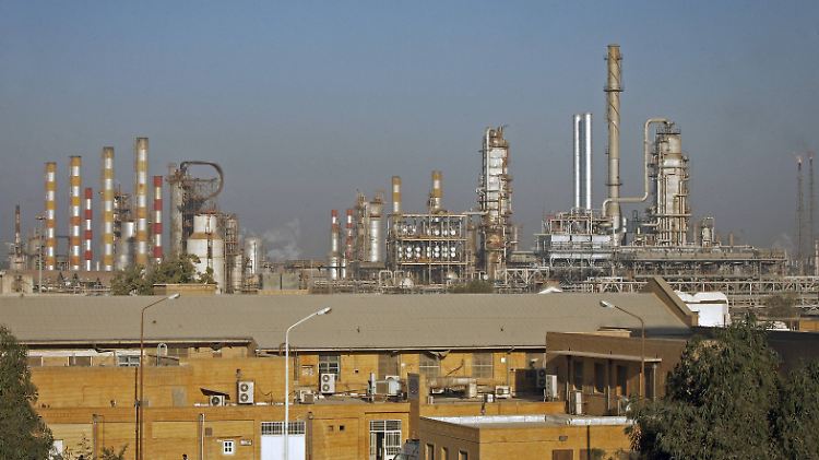 Die größte Raffinierie des Iran in Abadan - das Zentrum der iranischen Ölindustrie.