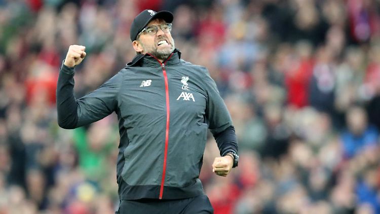 Jürgen Klopp feiert den späten Siegtreffer über Leicester City.
