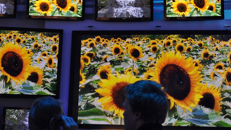 Wer 3D-fähige Flachbildfernseher verschenkt, sollte die Brillen nicht vergessen.