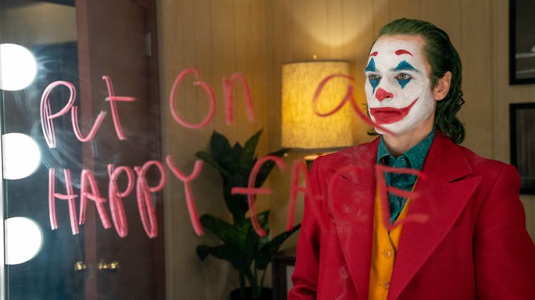 Besonders viele Gründe, ein "happy face" - also ein fröhliches Gesicht - zu machen, hat der Joker in seinem bisherigen Leben nicht bekommen. 