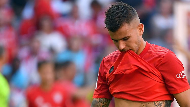 Lucas Hernandez reist zur französischen Nationalmannschaft. Beim FC Bayern sind sie darüber nicht sehr erfreut.