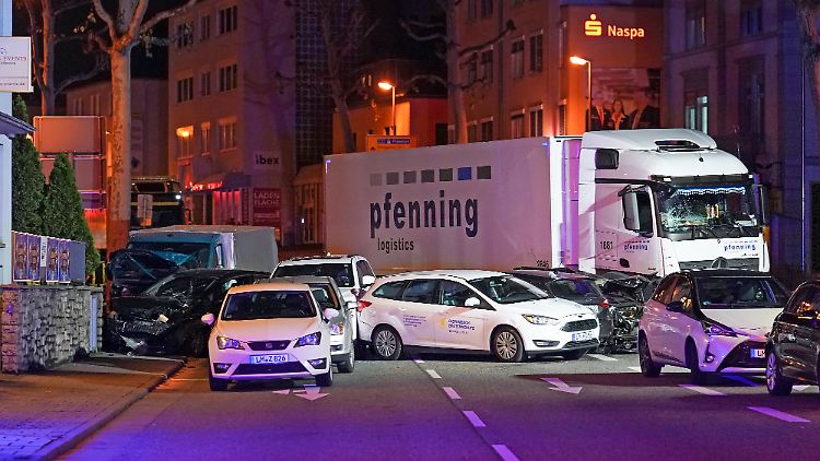 Erinnerungen an den Anschlag vom Breitscheidplatz: Der gekaperte Lkw in Limburg.