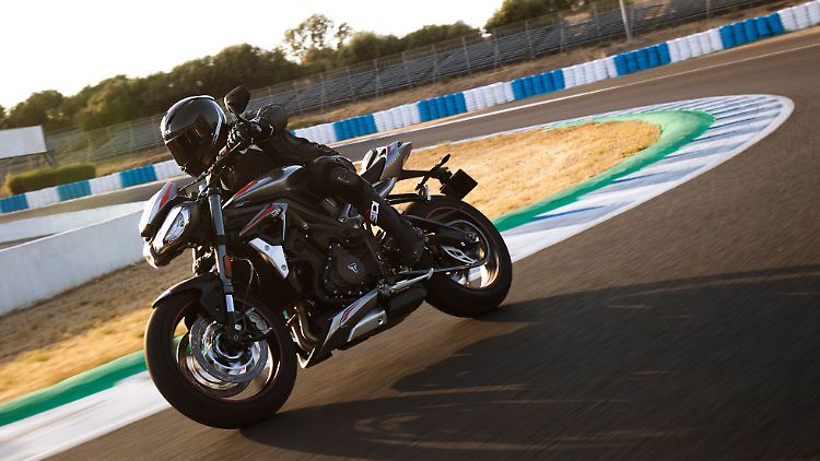 Die Triumph Street Triple RS ist mit 187 Kilogramm fahrfertig und ist ab 11.850 Euro zu haben.