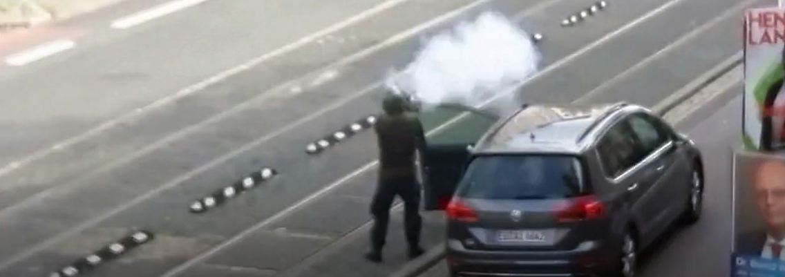 Mann schießt in halle um sich.jpg