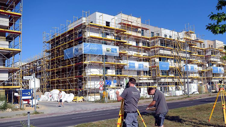 Während der Neubau boomt, lässt der Zuzug in die Großstädte nach. 