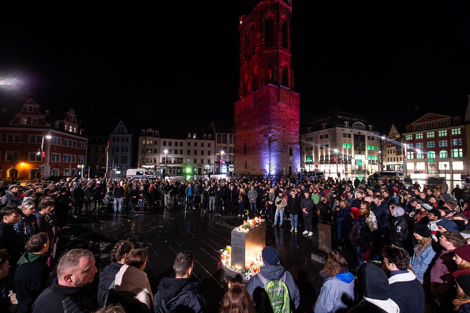 Die Bestürzung in Halle an der Saale am 9. Oktober ist groß: Die sachsen-anhaltische Stadt ...