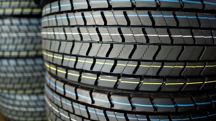 Wer seien Reifen einlagert sollte von den Mitarbeitern der Werkstatt über deren Zustand informiert werden.