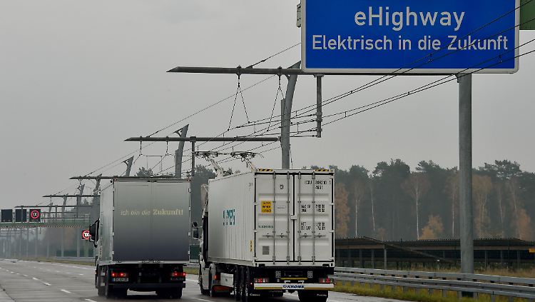 Seit dem Frühjahr fährt ein Oberleitungs-LkW auf der A 5 in Südhessen in einem Pilotprojekt.