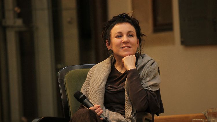 2018 gewann Tokarczuk bereits den Man Booker Prize, und nun rückwirkend auch den Nobelpreis für Literatur.