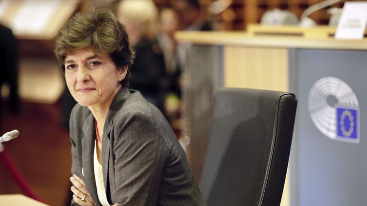 Goulard ist die erste Kandidatin, die nach Anhörungen im Parlament nicht die notwendige Zustimmung bekommt.