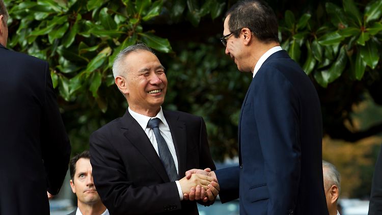 Vizepremier Liu He (l.) und Finanzminister Steven Mnuchin nehmen an den Handelsgesprächen teil.