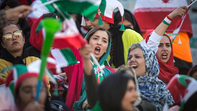 Seit 1979 war es Frauen im Iran verboten, Fußballspiele der Männer zu besuchen.