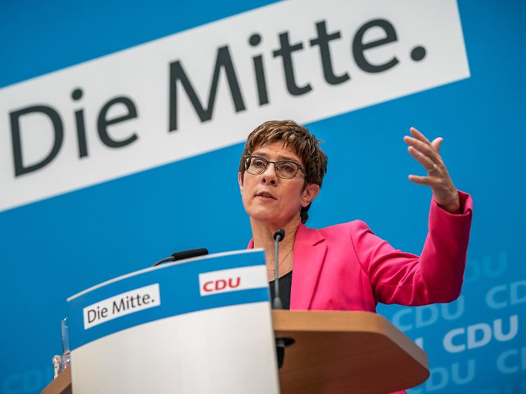CDU-Chefin Kramp-Karrenbauer steht in ihrer Heimat vor einer großen herausforderung.