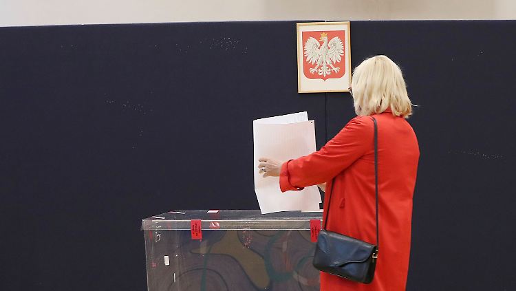 Bis zum Mittag hatten bereits mehr als 18 Prozent der Wahlberechtigten ihre Stimme abgegeben.