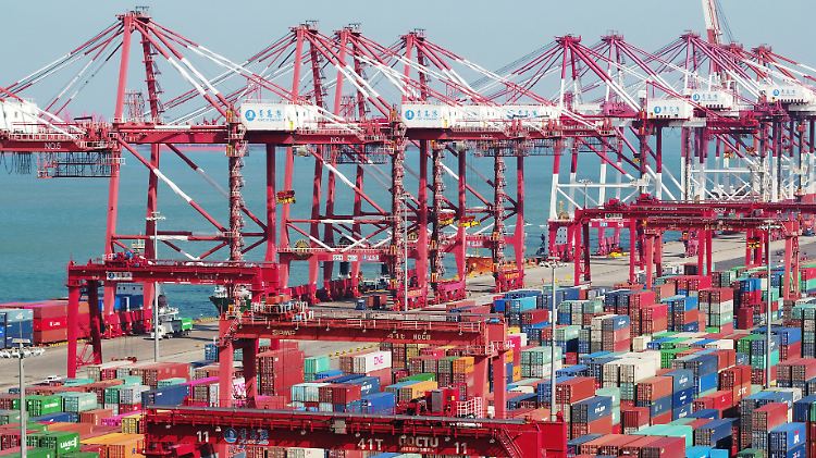 Der Zollkonflikt mit den USA belastet Chinas Exporte schwer.