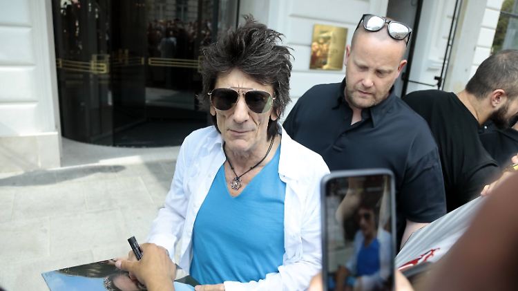 Der 72-jährige Stones-Gitarrist Ron Wood hat wahrlich ein bewegtes Leben hinter sich.