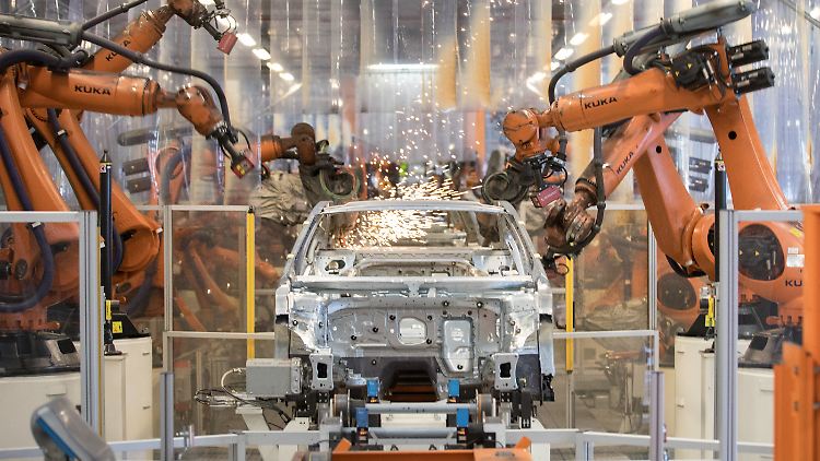 Nach Plänen des Autobauers sollen in der türkischen Fabrik der VW Passat und der Skoda Superb gebaut werden.