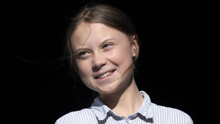 Die öffentliche Meinung über Greta Thunberg schwankt zwischen "Wunderkind" und "krankhaft".