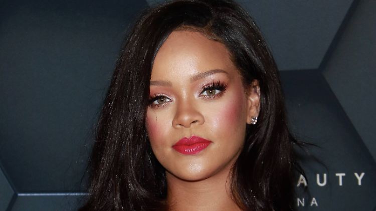 Rihanna ist nicht nur erfolgreiche Sängerin, sondern auch eine Fashion-Ikone.