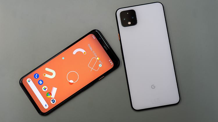 Der dicke Rand über dem Display sieht besser aus als die fette Notch der Vorgänger.
