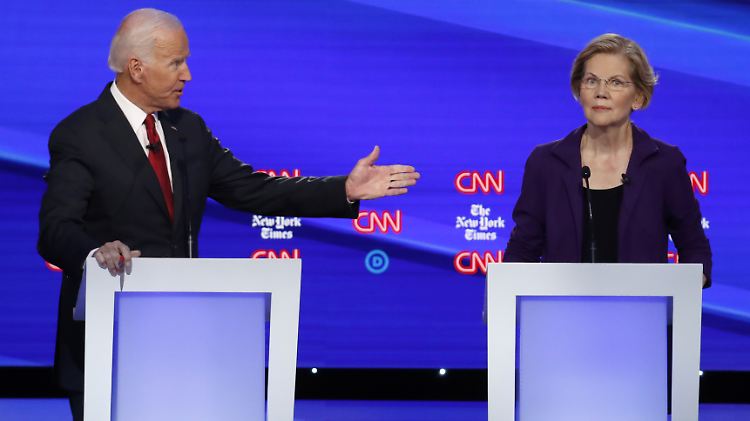 Joe Biden und Elizabeth Warren liefern sich in den Umfragewerten ein Kopf-an-Kopf-Rennen. 
