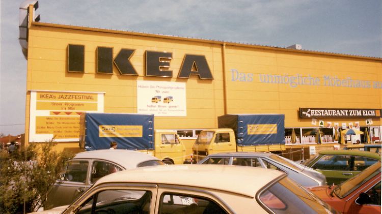 Erst Möbel-Marathon, dann zum "Elch": Das erste deutsche Ikea-Möbelhaus in Eching 1974.