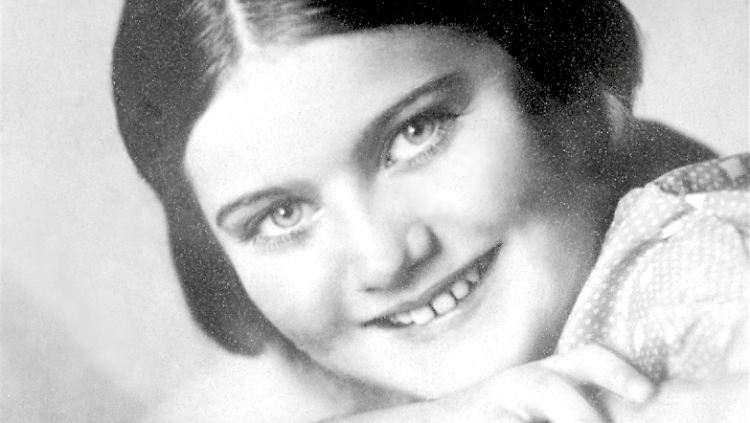 Renia Spiegel wurde nur 18 Jahre alt.