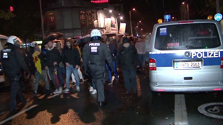 Bei der Demonstration in Bottrop kam es zu massiven Auseinandersetzungen.