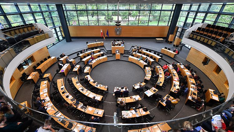 Für den Erfurter Landtag deutet sich eine komplizierte Mehrheitsfindung an.