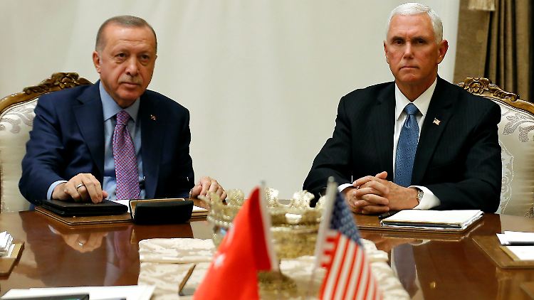 Sollte Erdogan den Militäreinsatz ganz beenden, wollen die USA ihrerseits die Sanktionen gegen die Türkei aufheben.