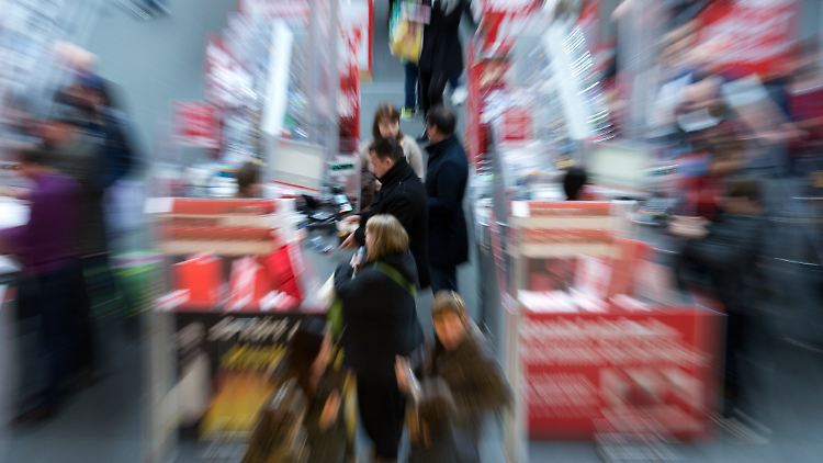 Ceconomy kämpft mit hausgemachten Problemen sowie dem Wettbewerb durch Online-Händler. 