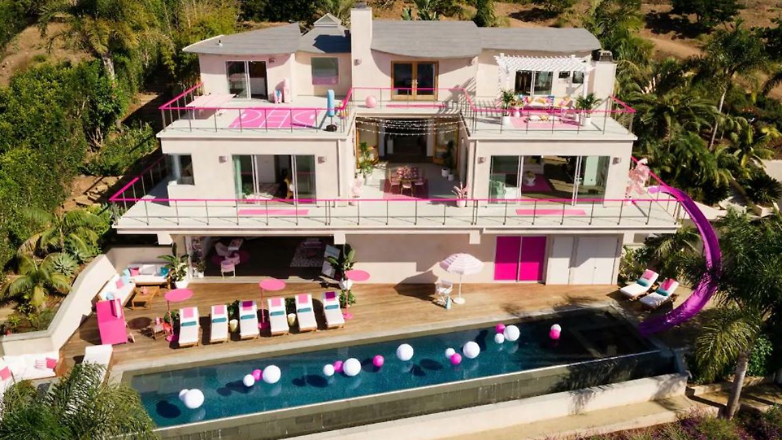 Airbnb_Barbie.JPG
