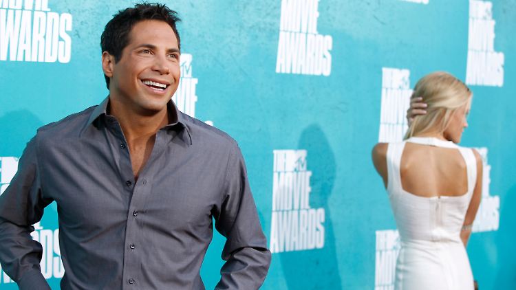 Joe Francis posiert 2012 bei den MTV Movie Awards in Los Angeles.  