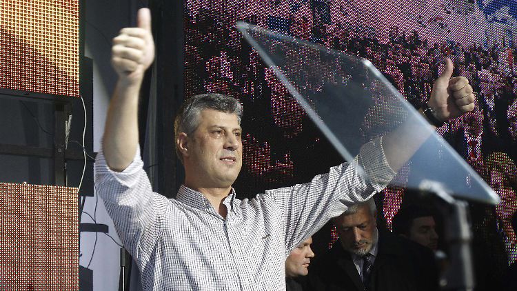 Thaci hatte sich bereits vor Verkündung des Ergebnisses zum Sieger erklärt.