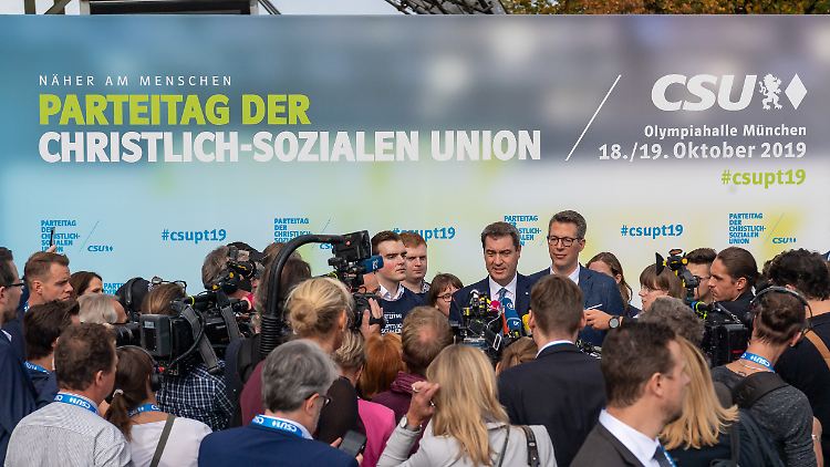 Die CSU erwartet CDU-Chefin Annegret Kramp-Karrenbauer als Gast in der Olympiahalle in München.