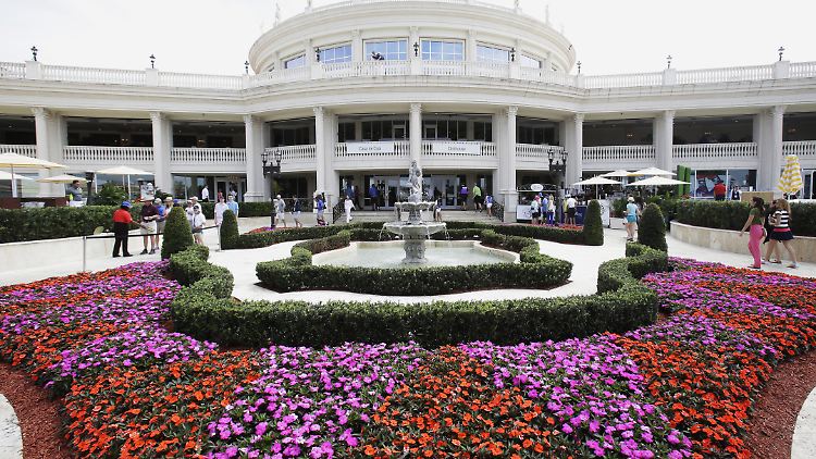 Trump hatte das Doral-Hotel im französischen Biarritz Ende August in den höchsten Tönen gelobt und als möglichen Ausrichtungsort für den nächsten Gipfel genannt.