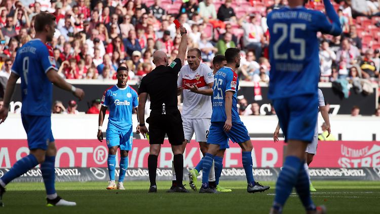 Nach 53 Minuten verabschiedete sich Holger Badstuber unfreiwillig früh in den Feierabend.