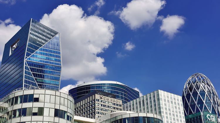 In Frankreich werden bürokratische Hürden für Jungunternehmer abgebaut, Gründer und Investoren vom Staat zusammengebracht.