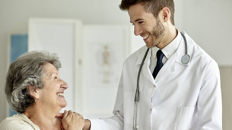 Die Kommunikation zwischen Arzt und Patient ist während einer Behandlung extrem wichtig. 