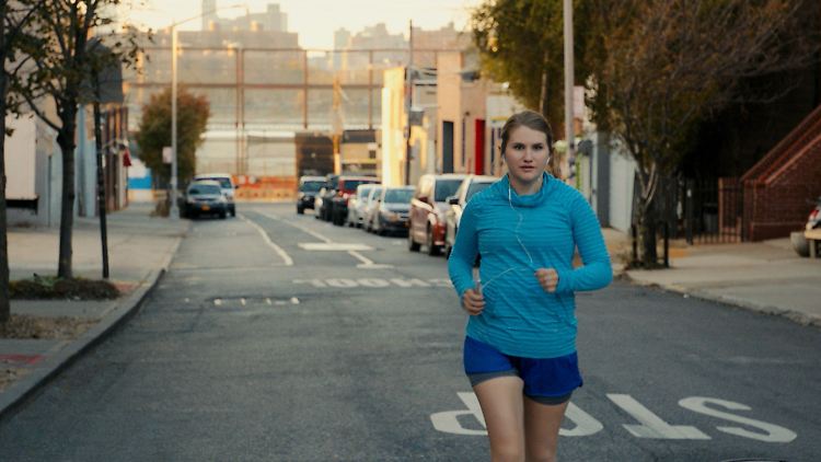 In "Brittany Runs a Marathon" wird aus Lauftraining eine Lektion fürs Leben.