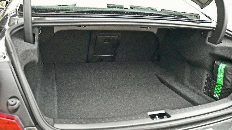 Ladefreunde werden nicht so viel Freude am 440 Liter fassenden Kofferraum des Volvo S60 haben. Für den Reiseverkehr reicht es aber locker.