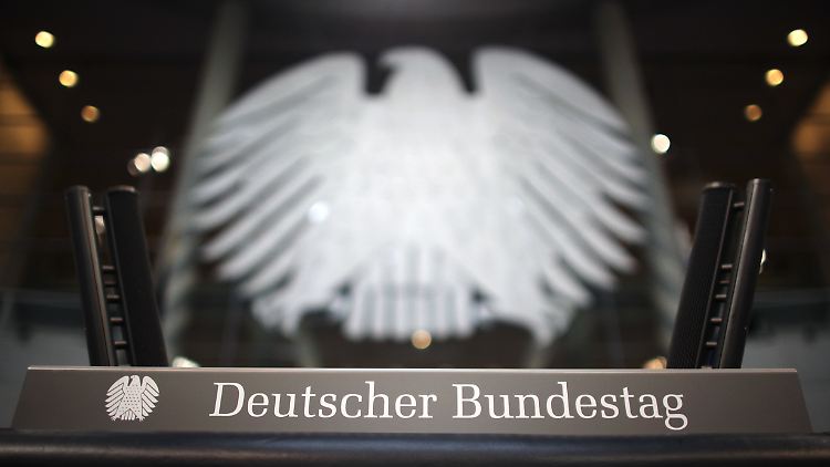Die Linke regt etwa "Kurzdebatten" an, um die Sitzungen im Bundestagsplenum zu verkürzen.