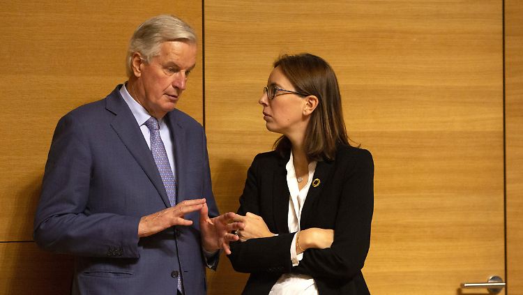 Frankreichs Europa-Staatssekretärin de Montchalin schließt eine Verschiebung des Brexits nicht aus.