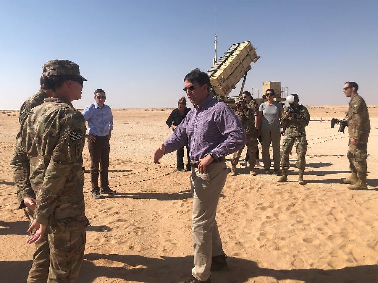 Schwindender Einfluss: US-Verteidigungsminister Mark Esper bei seinem Truppenbesuch in Saudi-Arabien.