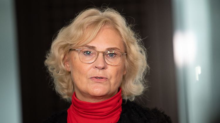 Verfahrensrechte würden nicht substanziell eingeschränkt, beschwichtigt Bundesjustizministerin Lambrecht.